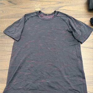 lululemon athletica metal vent tee shirt